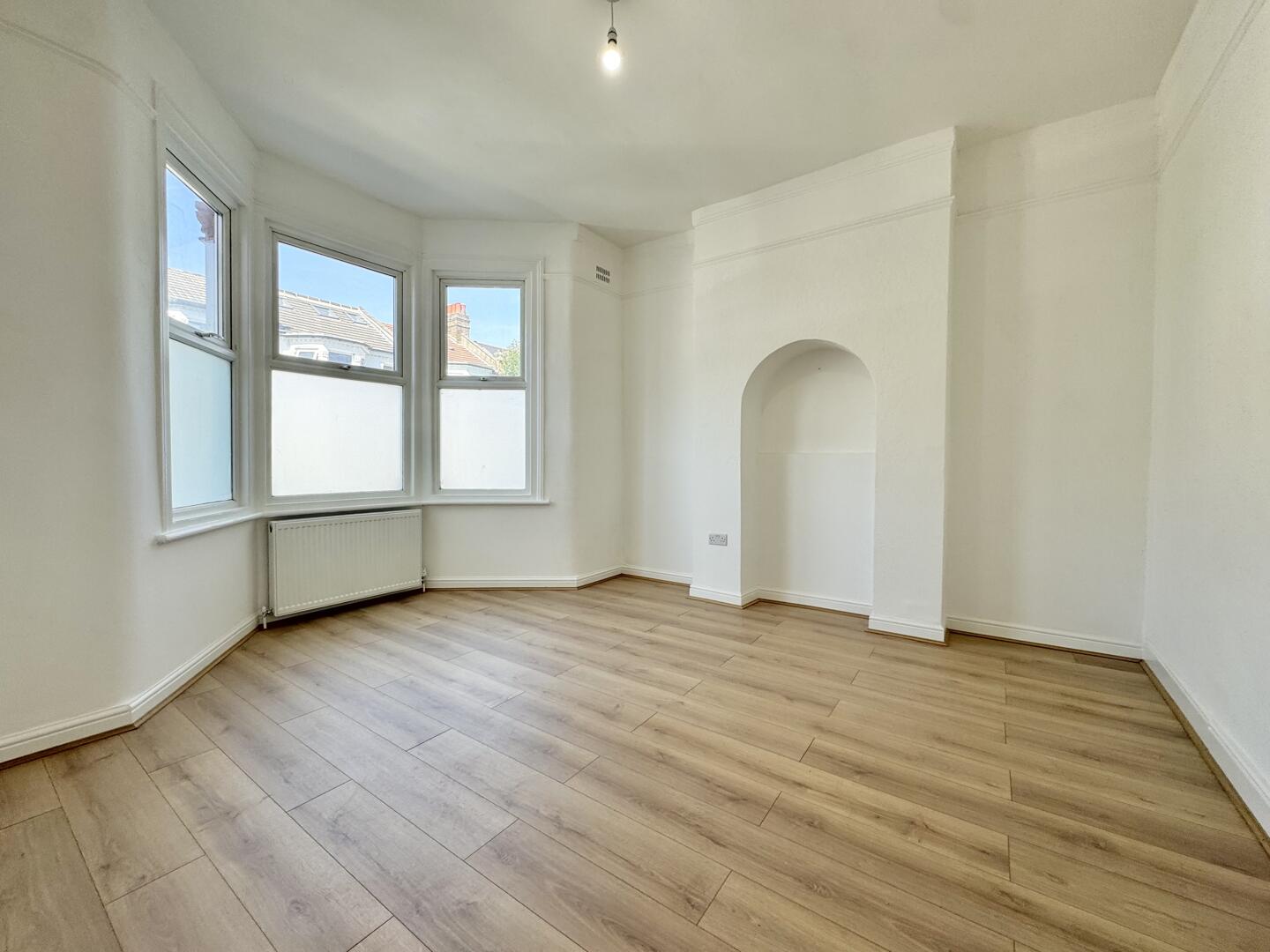 4 bed property in Allison Road, London